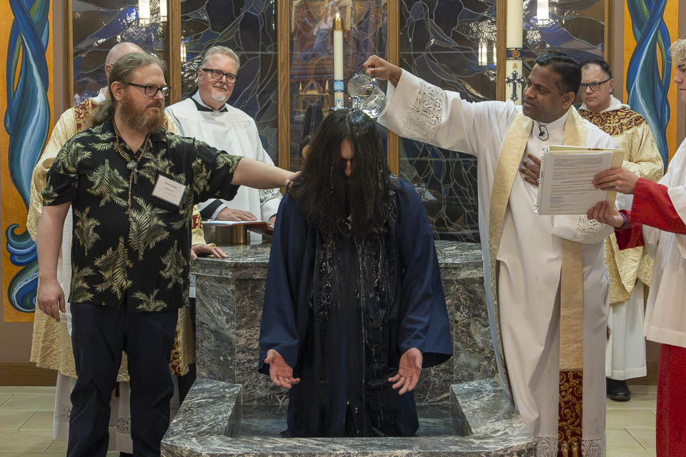 2026-StMary-EasterVigil (86 of 215).jpg